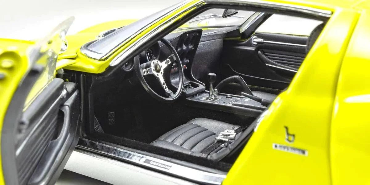 Kyosho - Lamborghini Miura P400 SV (Yellow/Silver) 1:18 Scale Model Car - Model Cars Canada Inc.