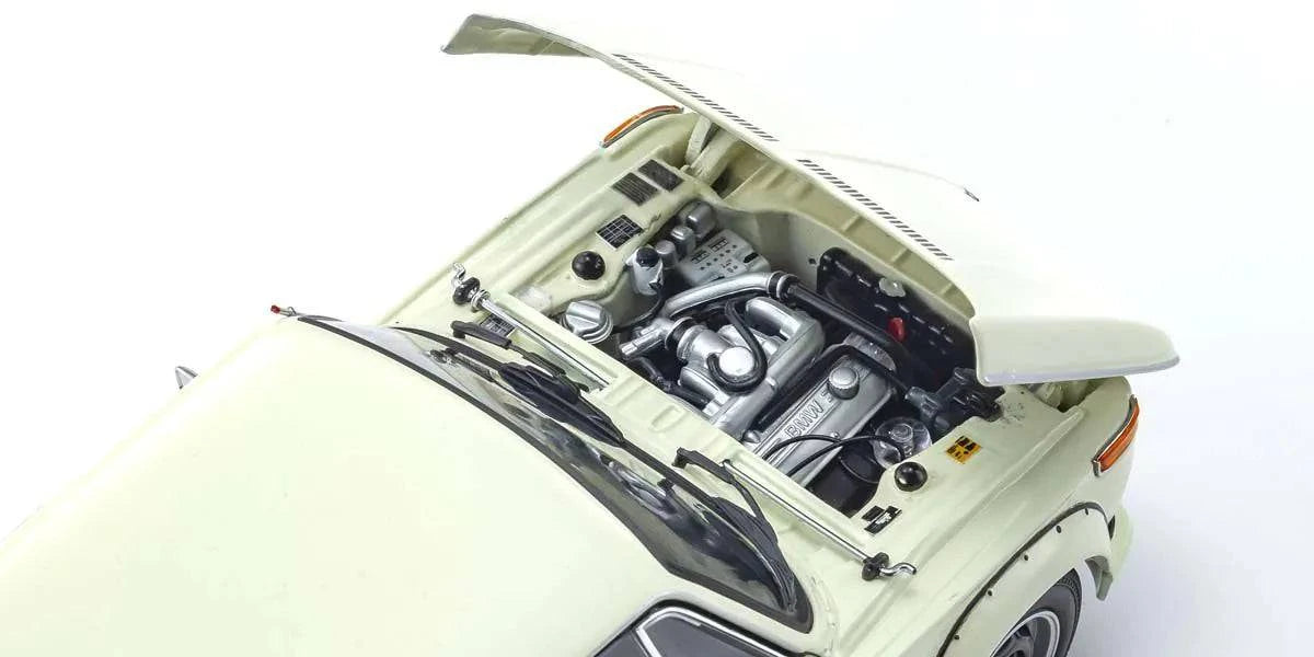Kyosho - BMW 2002 Turbo (Silver) 1:18 Scale Model Car - Model Cars Canada Inc.