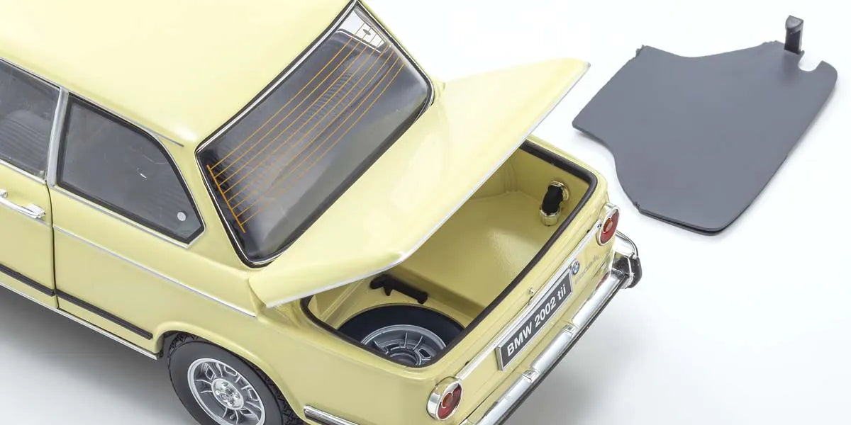 Kyosho - BMW 2002Tii (Beige) 1:18 Scale Model Car