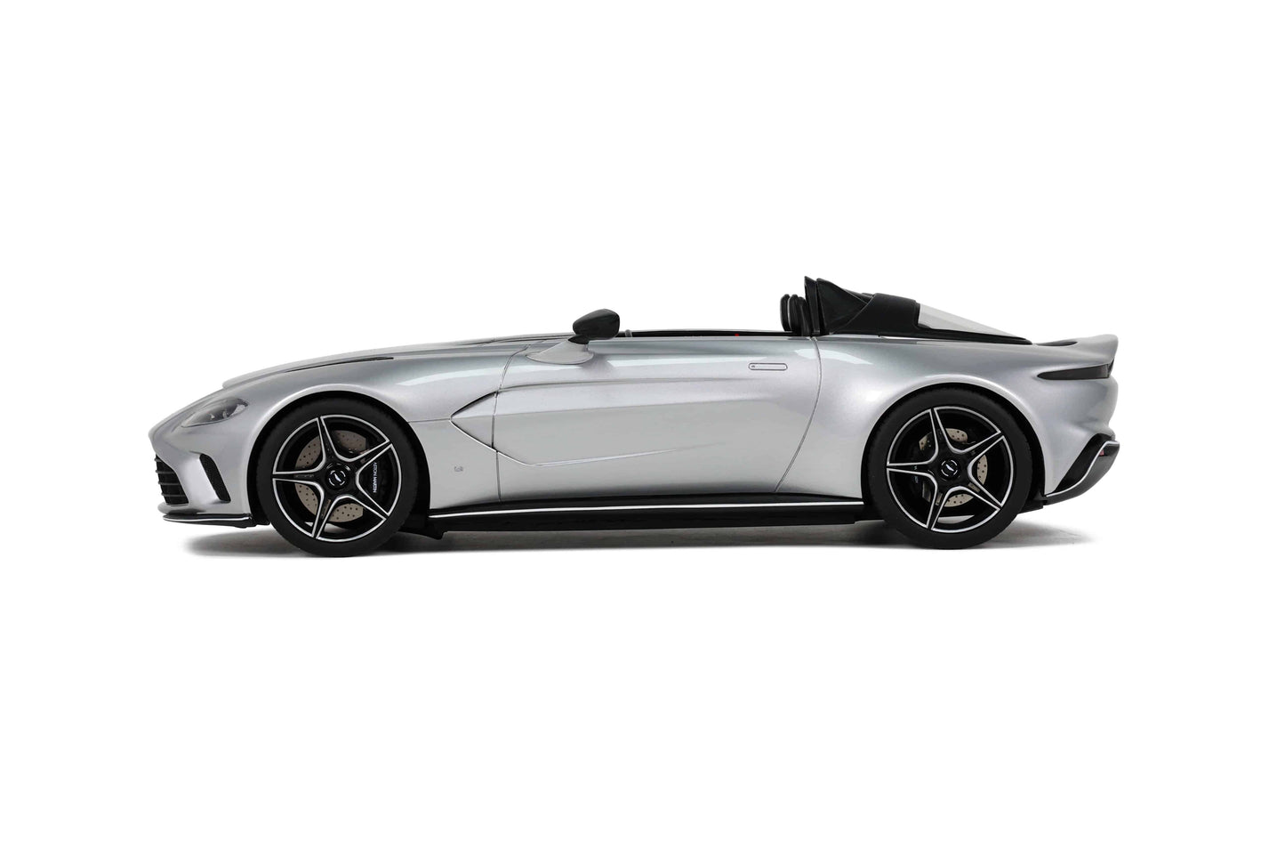 GT Spirit - Aston Martin V12 Speedster (Skyfall Silver) 1:18 Scale Model Car - Model Cars Canada Inc.