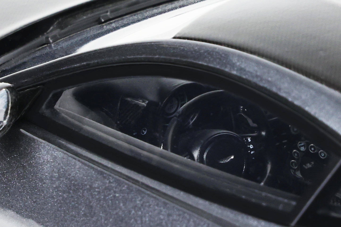 GT Spirit - Aston Martin V12 Vantage (Magnetic Silver) 1:18 Scale Model - Model Cars Canada Inc.