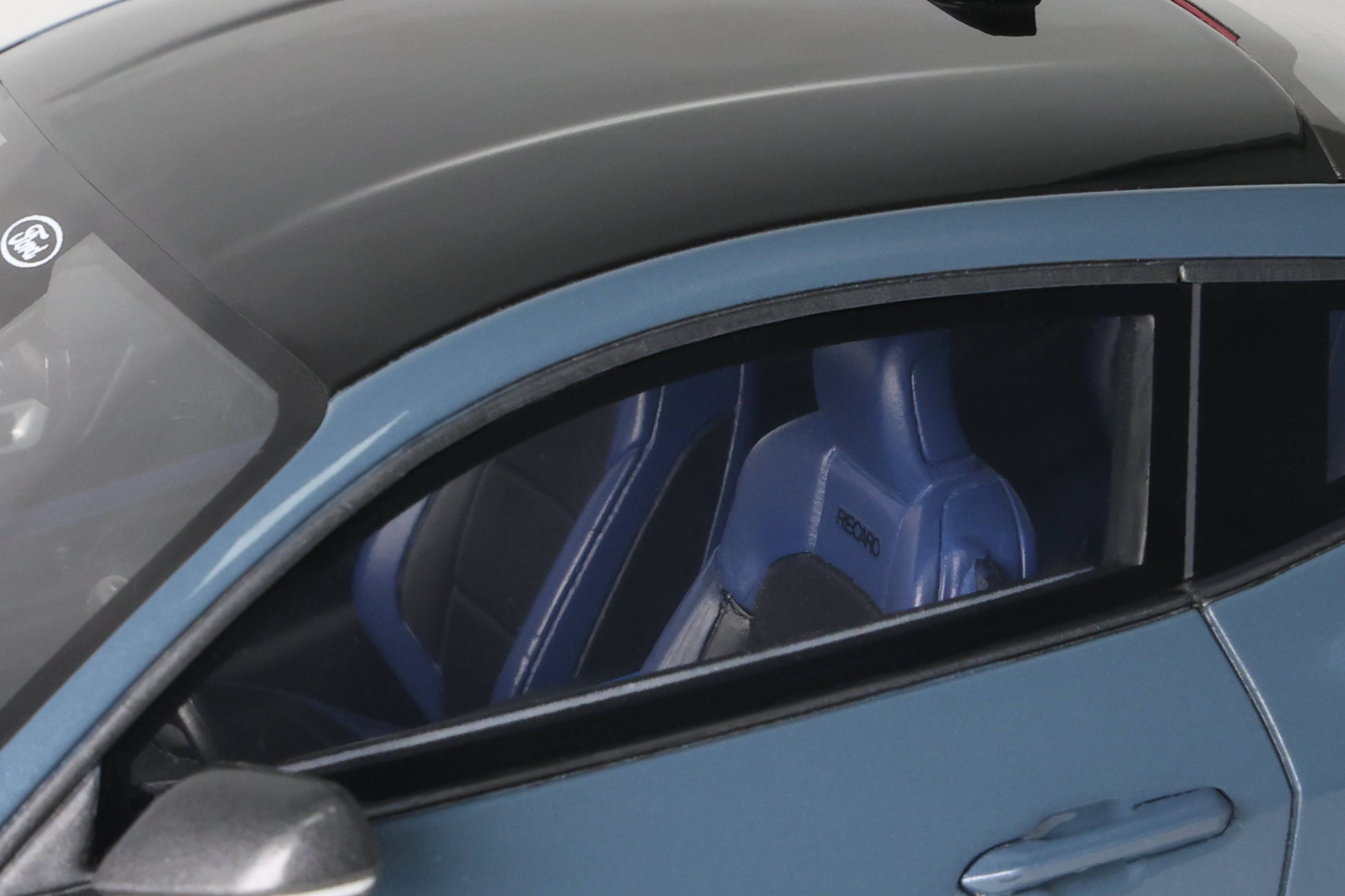 GT Spirit - Ford Mustang Dark Horse (S650) (Vapor Blue Metallic) 1:18 Scale Model - Model Cars Canada Inc.