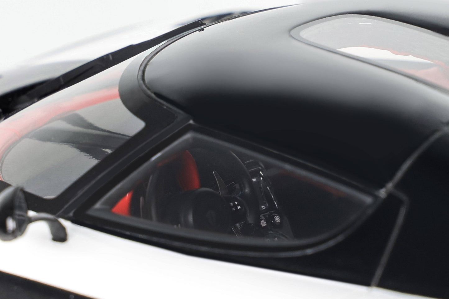 GT Spirit - Koenigsegg Agera RS (Artic White) 1:18 Scale Model - Model Cars Canada Inc.