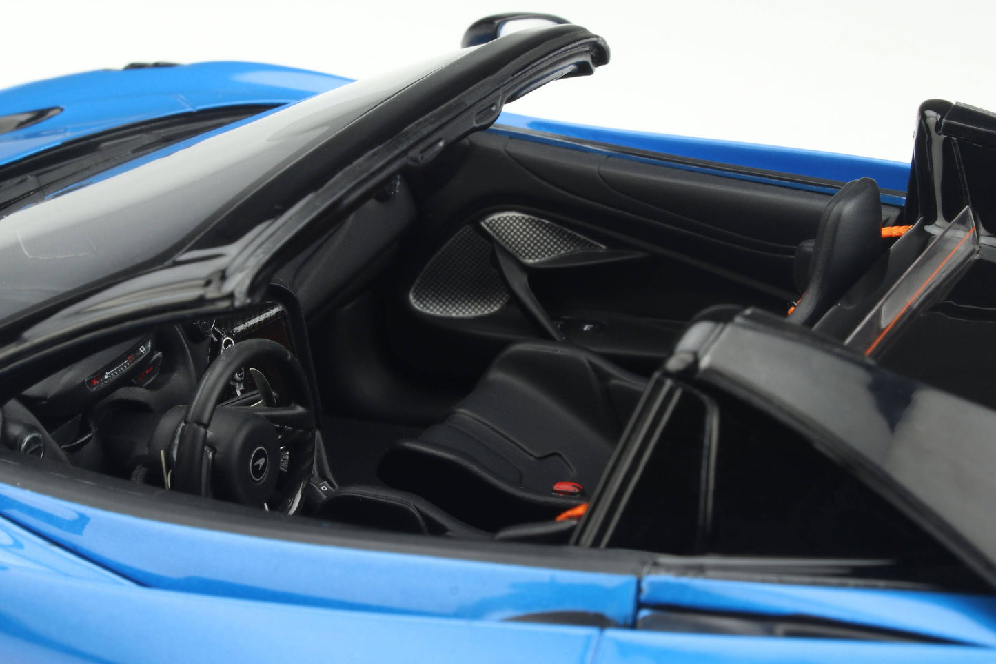 GT Spirit - McLaren 765LT Spider (Amit Blue) 1:18 Scale Model Car - Model Cars Canada Inc.