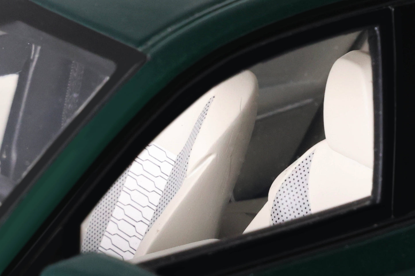 GT Spirit - Alpina BMW B3 Sedan (G20) (Alpina Green) 1:18 Scale Model - Model Cars Canada Inc.