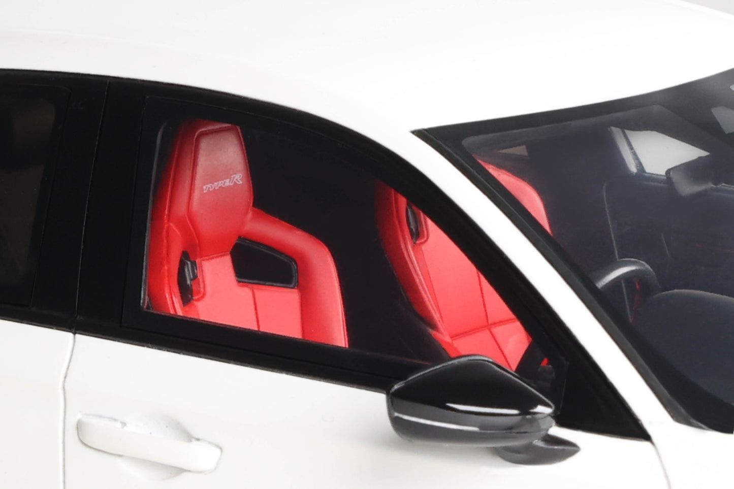 OttOmobile - Honda Civic Type R (FL5) (Championship White) 1:18 Scale Model Car