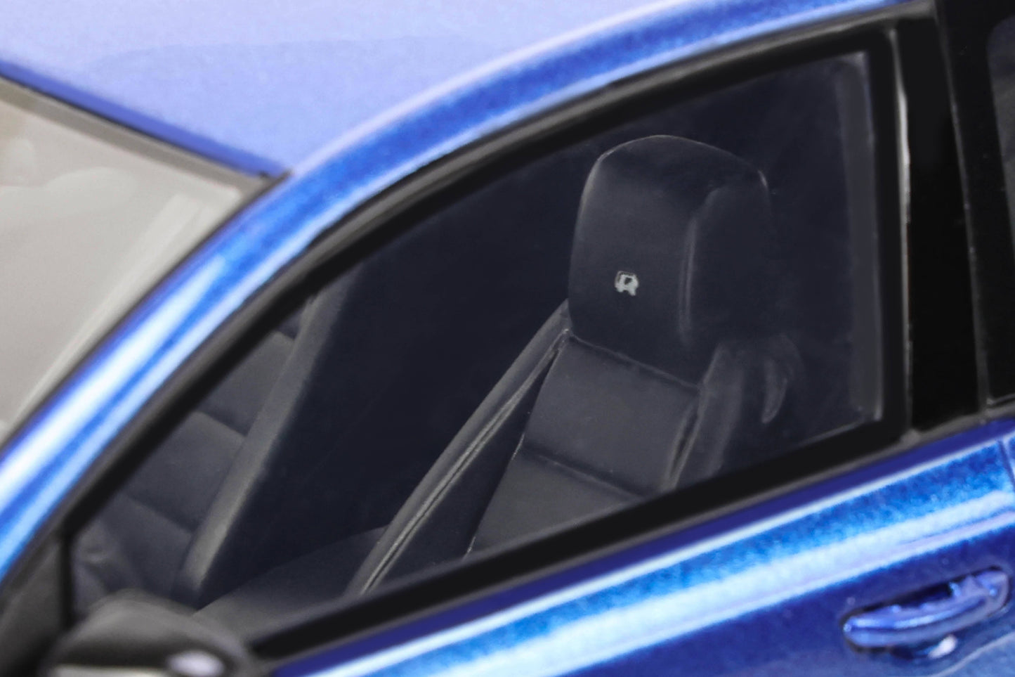 OttOmobile - Volkswagen Golf R (MK6) (Lapris Blue Metallic) 1:18 Scale Model Car - Model Cars Canada Inc.