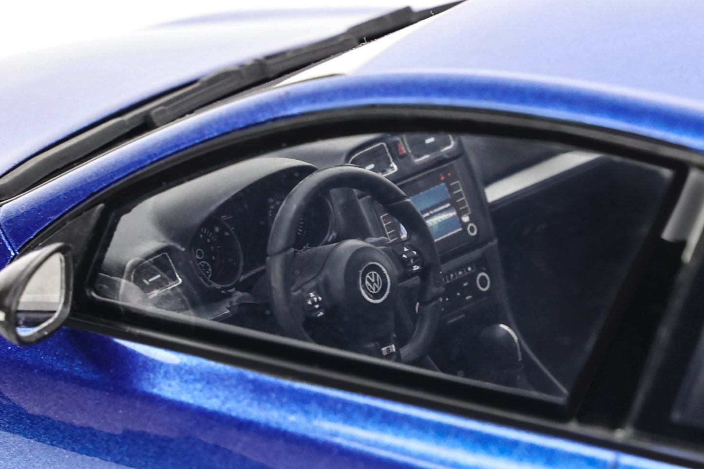 OttOmobile - Volkswagen Golf R (MK6) (Lapris Blue Metallic) 1:18 Scale Model Car - Model Cars Canada Inc.