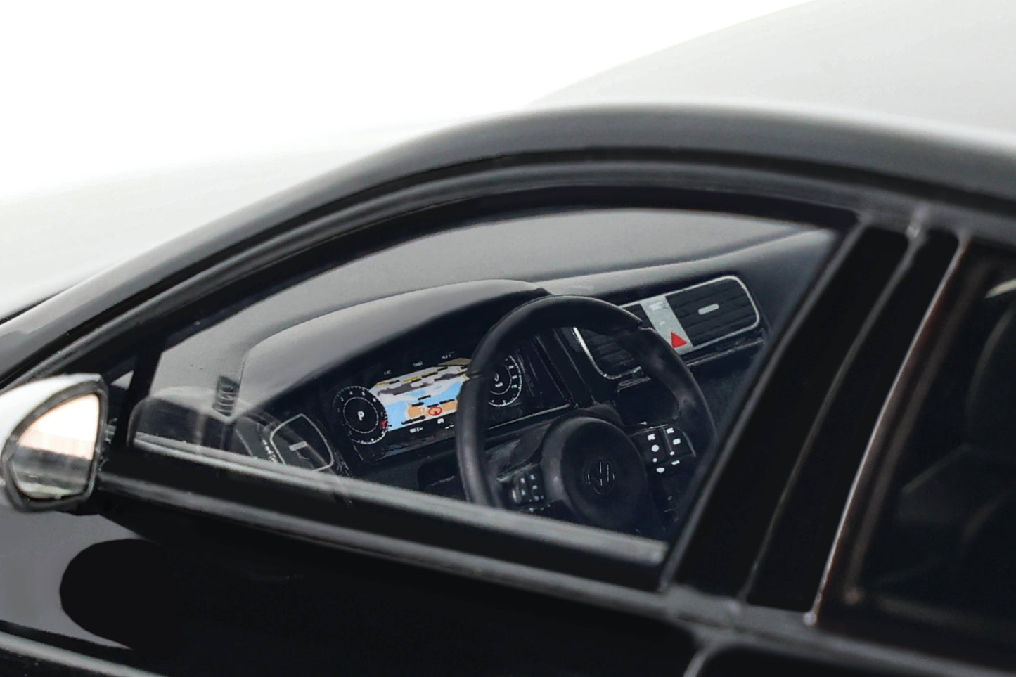 OttOmobile - Volkswagen Golf R (MK7) 5 Doors (Deep Black Pearl) 1:18 Scale Model - Model Cars Canada Inc.