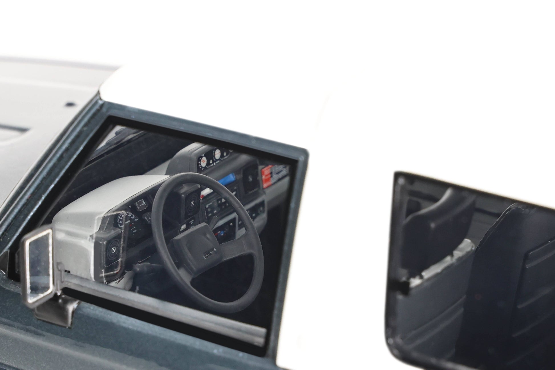 OttOmobile - Toyota Land Cruiser (LJ73) (Dark Grey Metallic) 1:18 Scale Model - Model Cars Canada Inc.