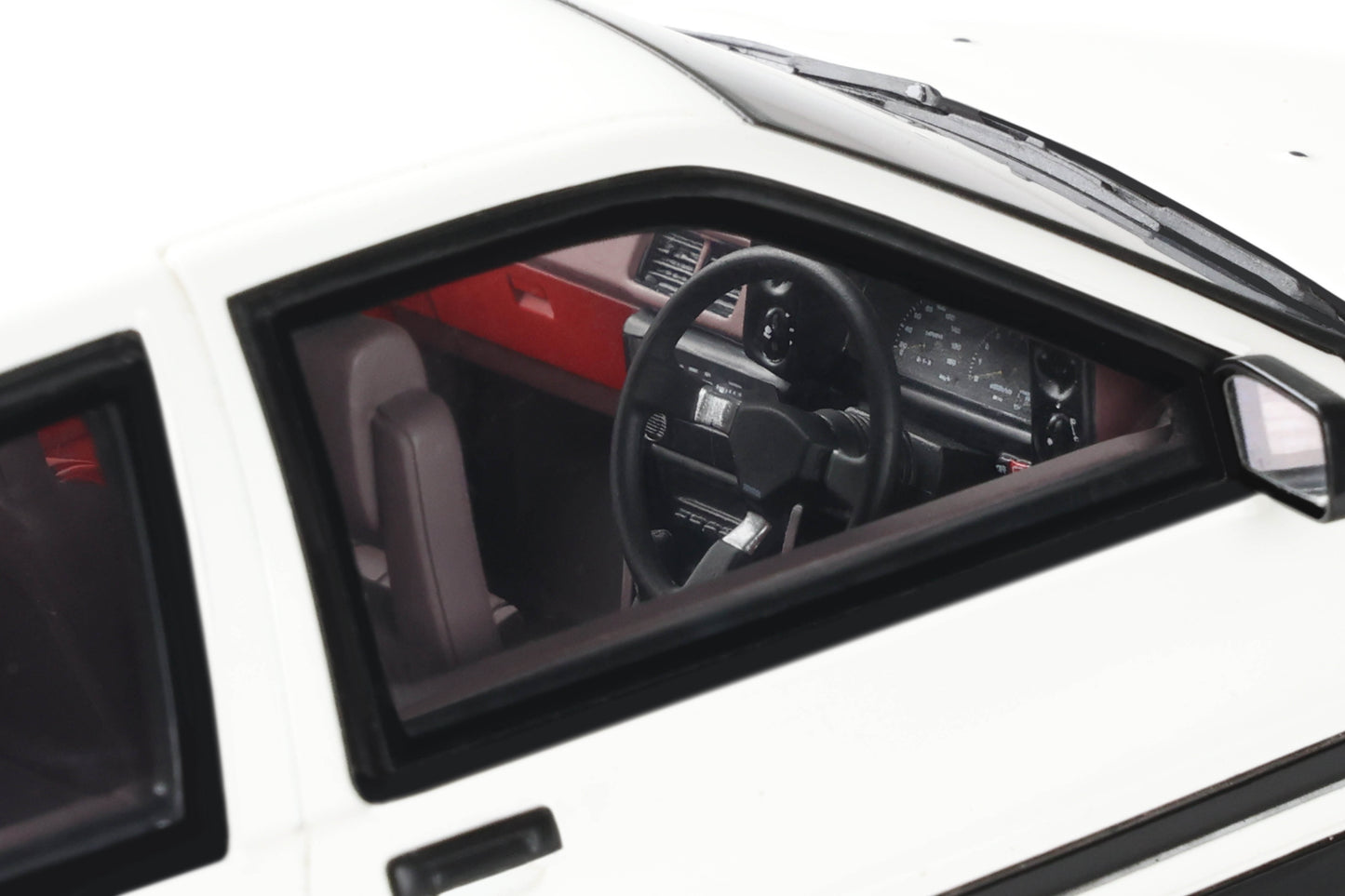 OttOmobile - Toyota Corolla Sprinter Trueno (AE86) (Panda) 1:18 Scale Model