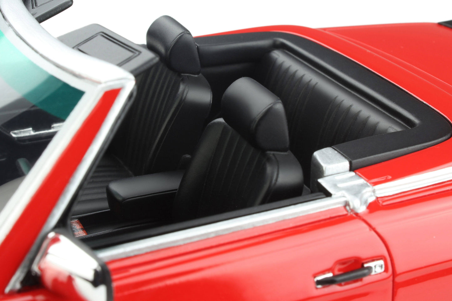 OttOmobile - Mercedes-Benz 500 SL AMG (R107) (Red) 1:18 Scale Model Car - Model Cars Canada Inc.