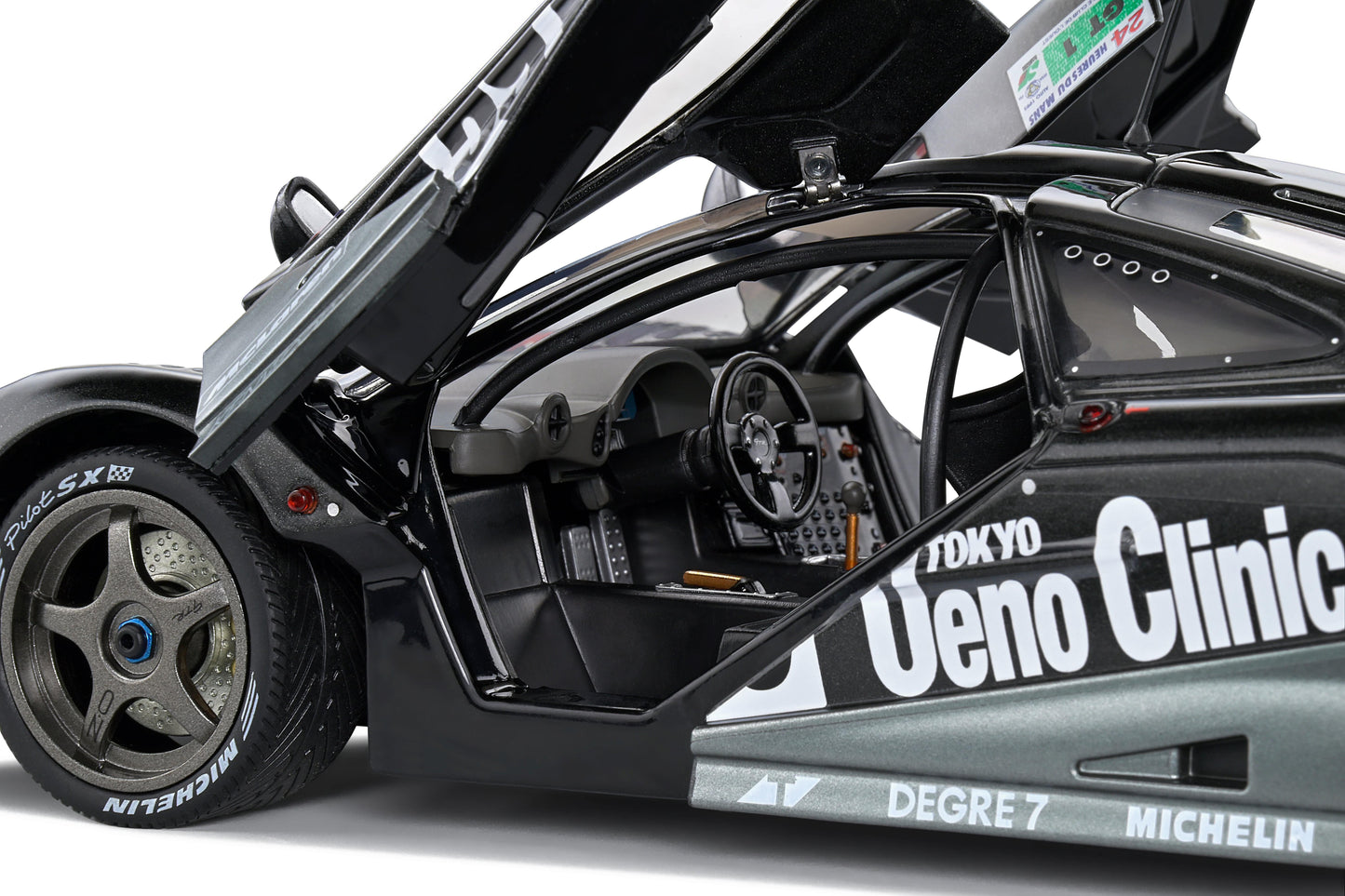 Solido - McLaren F1 GTR Short Tail (Tokyo Ueno) 1:18 Scale Model Car - Model Cars Canada Inc.