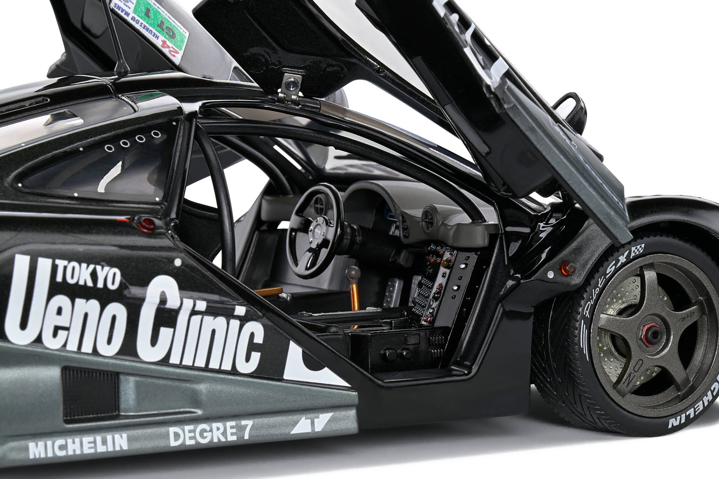 Solido - McLaren F1 GTR Short Tail (Tokyo Ueno) 1:18 Scale Model Car - Model Cars Canada Inc.