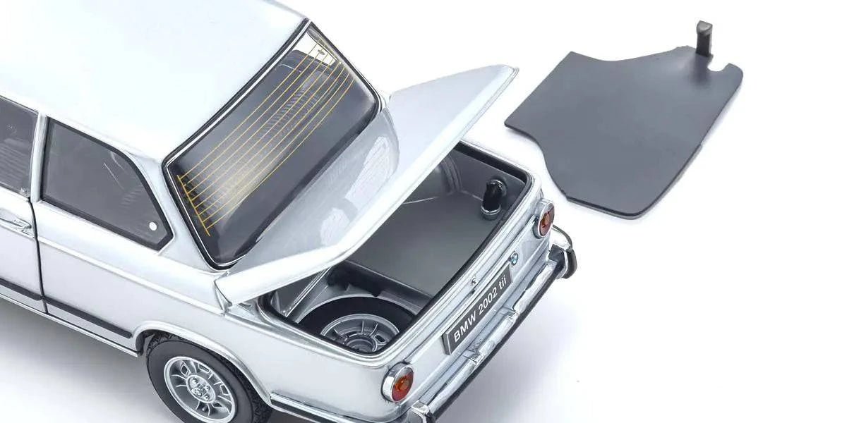 Kyosho - BMW 2002Tii (Silver) 1:18 Scale Model Car - Model Cars Canada Inc.