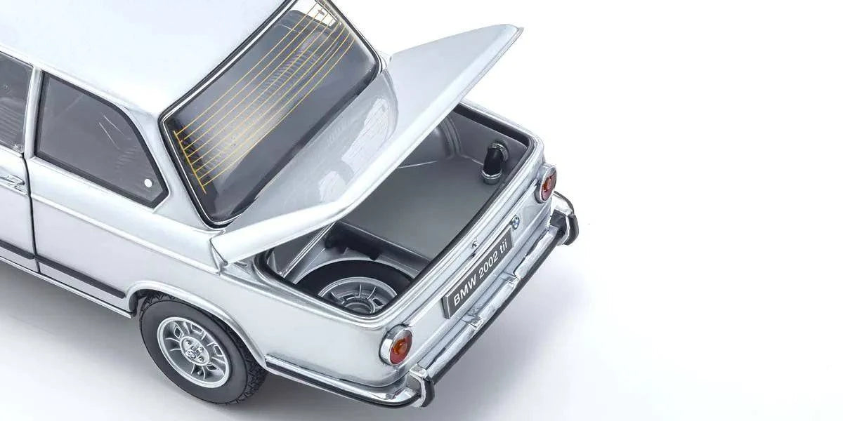 Kyosho - BMW 2002Tii (Silver) 1:18 Scale Model Car - Model Cars Canada Inc.
