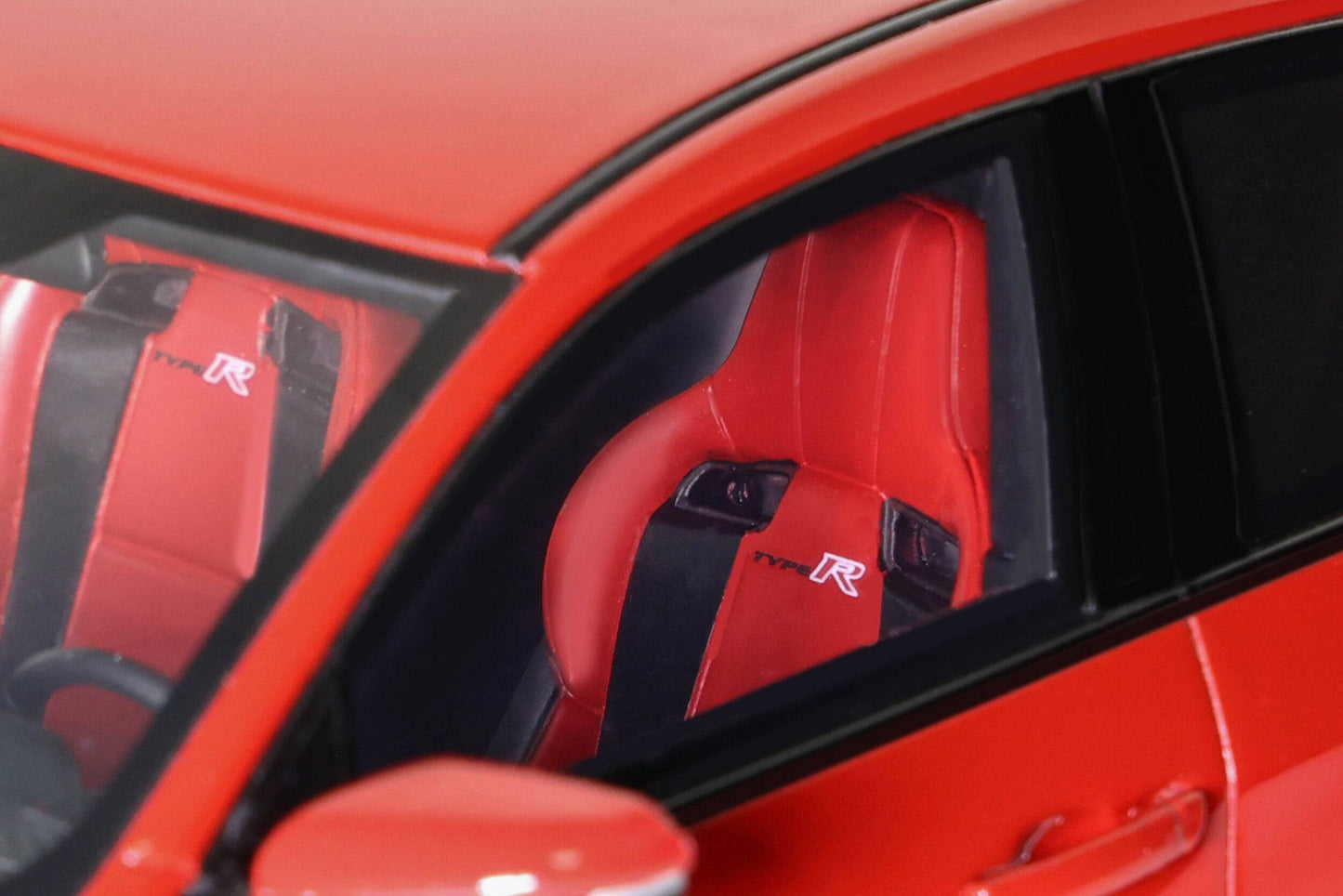 OttOmobile - Honda Civic Type R (FK8)(Rallye Red) 1:18 Scale Model Car - Model Cars Canada Inc.