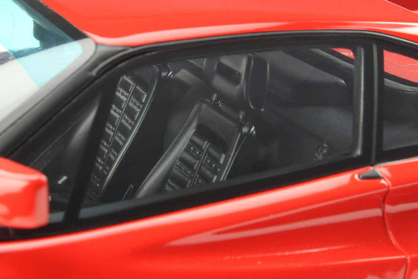 GT Spirit - Ferrari 288 GTO (Rosso Corsa Red) 1:18 Scale Model Car - Model Cars Canada Inc.