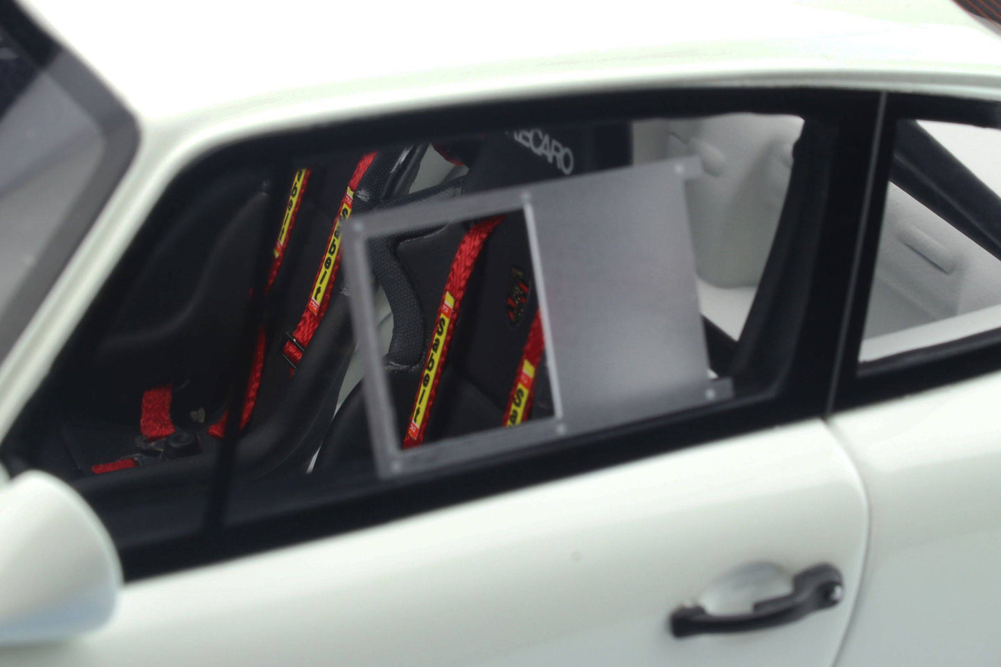 GT Spirit - Porsche 911 (964) C4 Lightweight (White) 1:18 Scale Model Car - Model Cars Canada Inc.