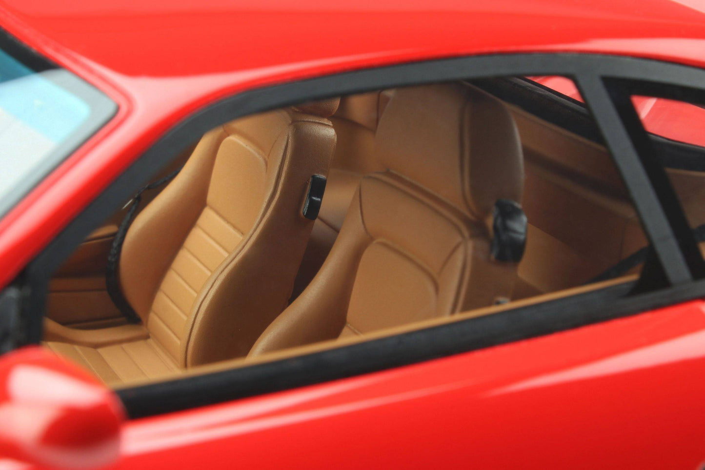 GT Spirit - Ferrari 355 GTB Berlinetta (Rosso Corsa Red) 1:18 Scale Model Car