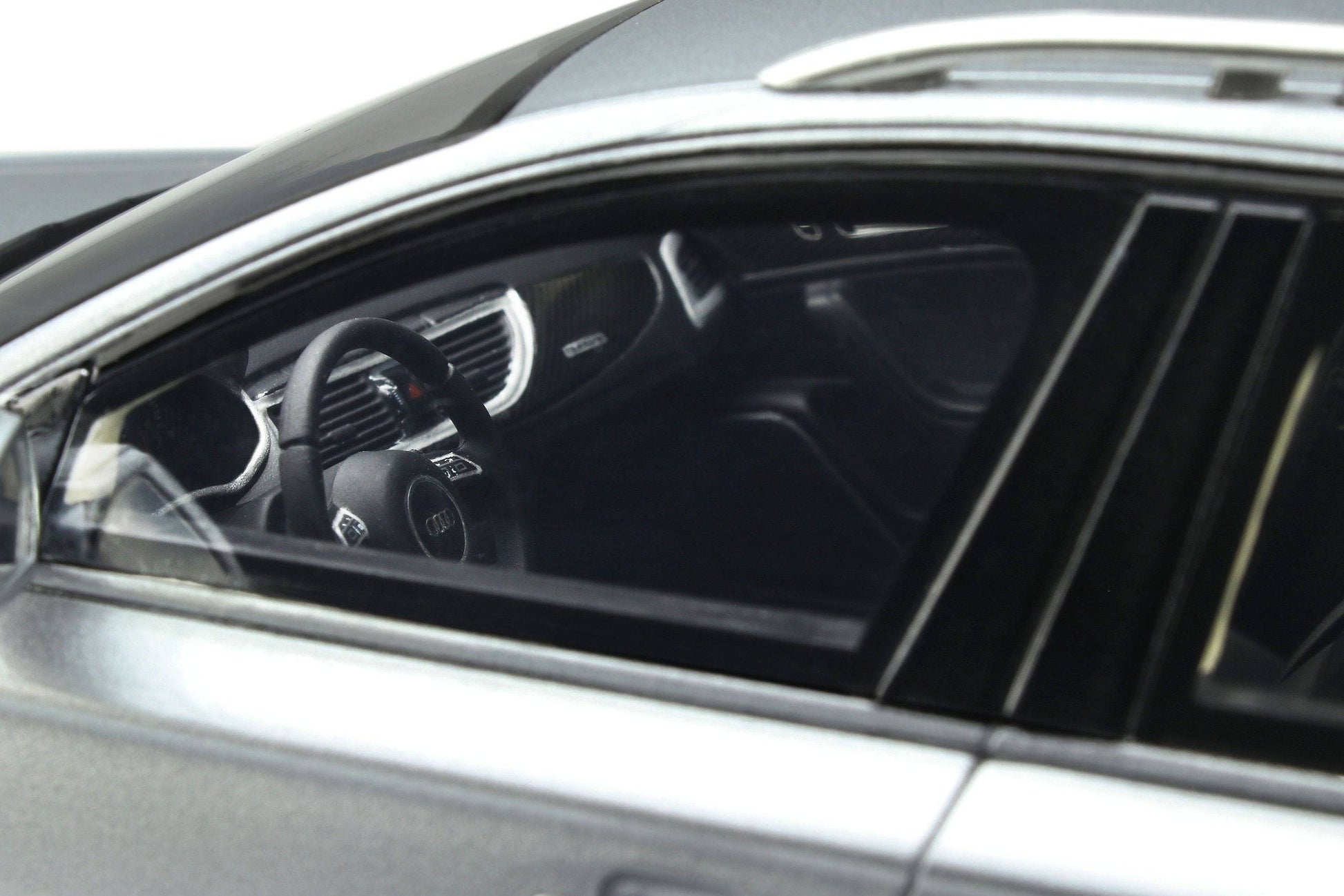 GT Spirit - Audi A6 Allroad (C7) (Floret Silver Metallic) 1:18 Scale Model Car - Model Cars Canada Inc.