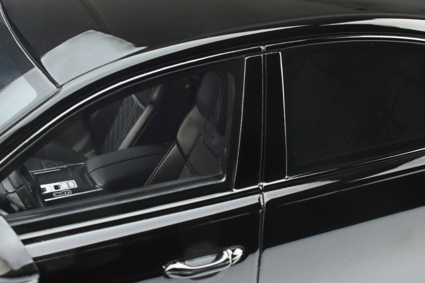 GT Spirit - ABT Audi S8 (2020) (Night Black) 1:18 Scale Model Car