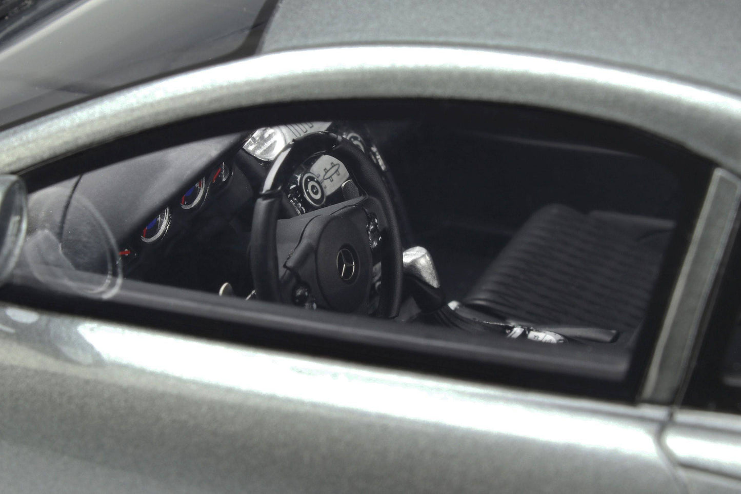 GT Spirit - Mercedes-Benz SLR McLaren MSO Edition (Selenite Grey) 1:18 Scale Model Car