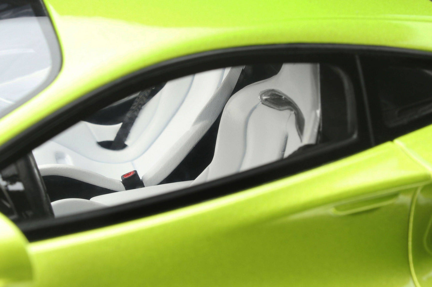 GT Spirit - McLaren Artura (Flux Green) 1:18 Scale Model Car