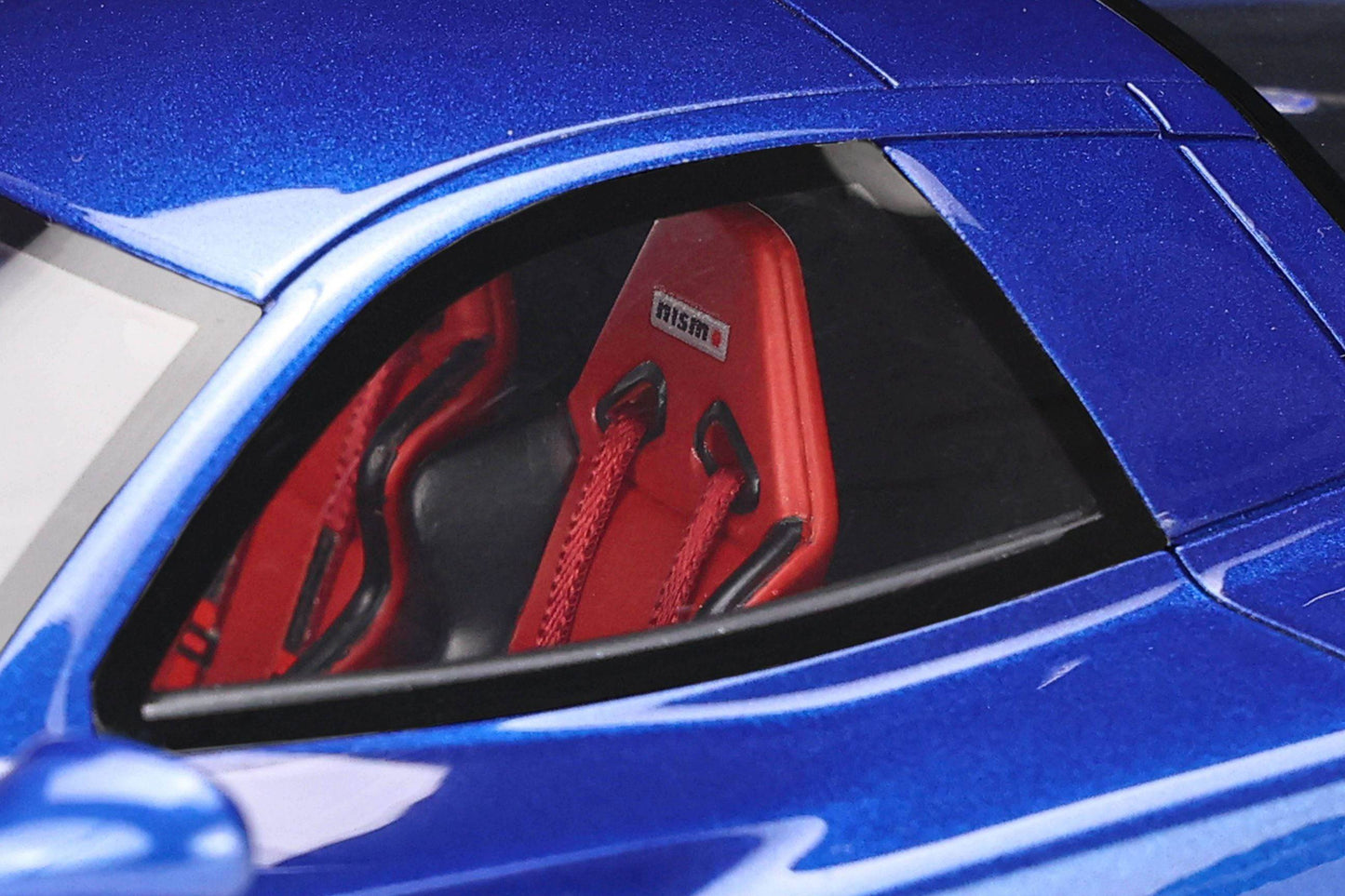 GT Spirit - Nissan R390 GT1 Road Car (Metallic Blue) 1:18 Scale Model Car