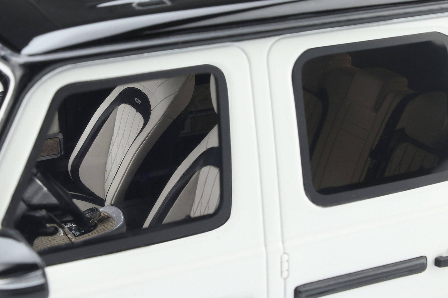 GT Spirit - Mercedes-Benz AMG G63 with Optional Bumper (Polar White) 1:18 Scale Model Car - Model Cars Canada Inc.