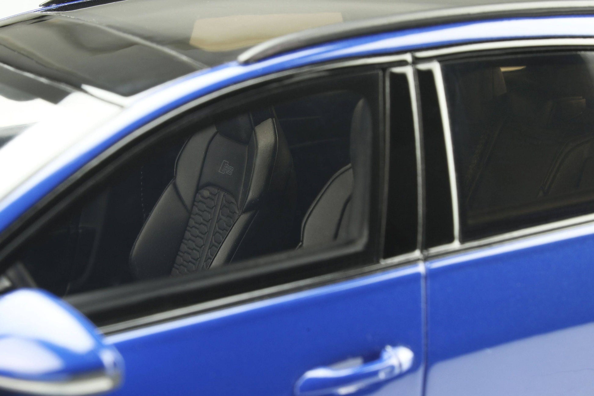 GT Spirit - Audi RS6 Avant (C8) (Nogaro Blue) 1:18 Scale Model Car - Model Cars Canada Inc.