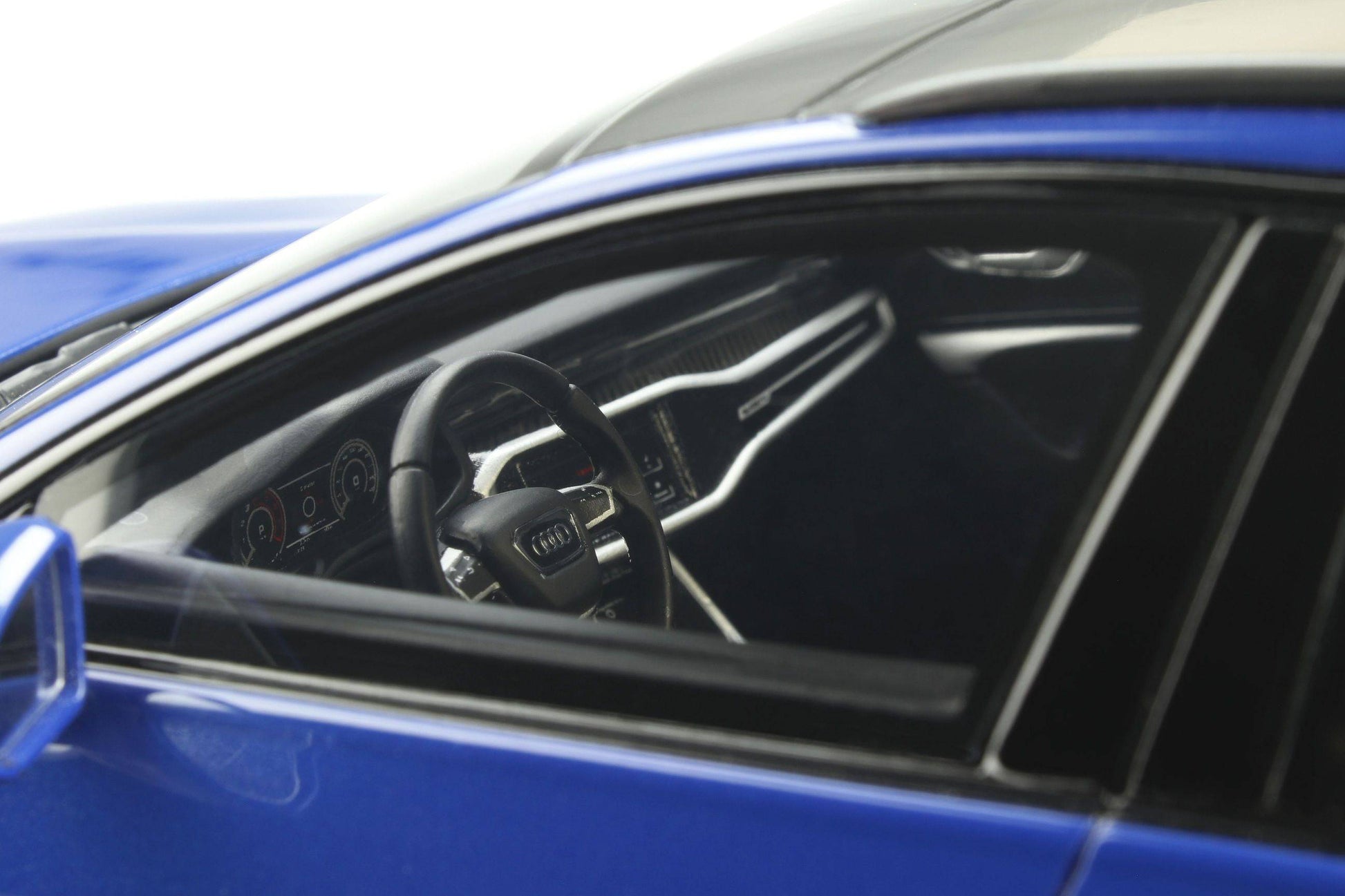 GT Spirit - Audi RS6 Avant (C8) (Nogaro Blue) 1:18 Scale Model Car - Model Cars Canada Inc.