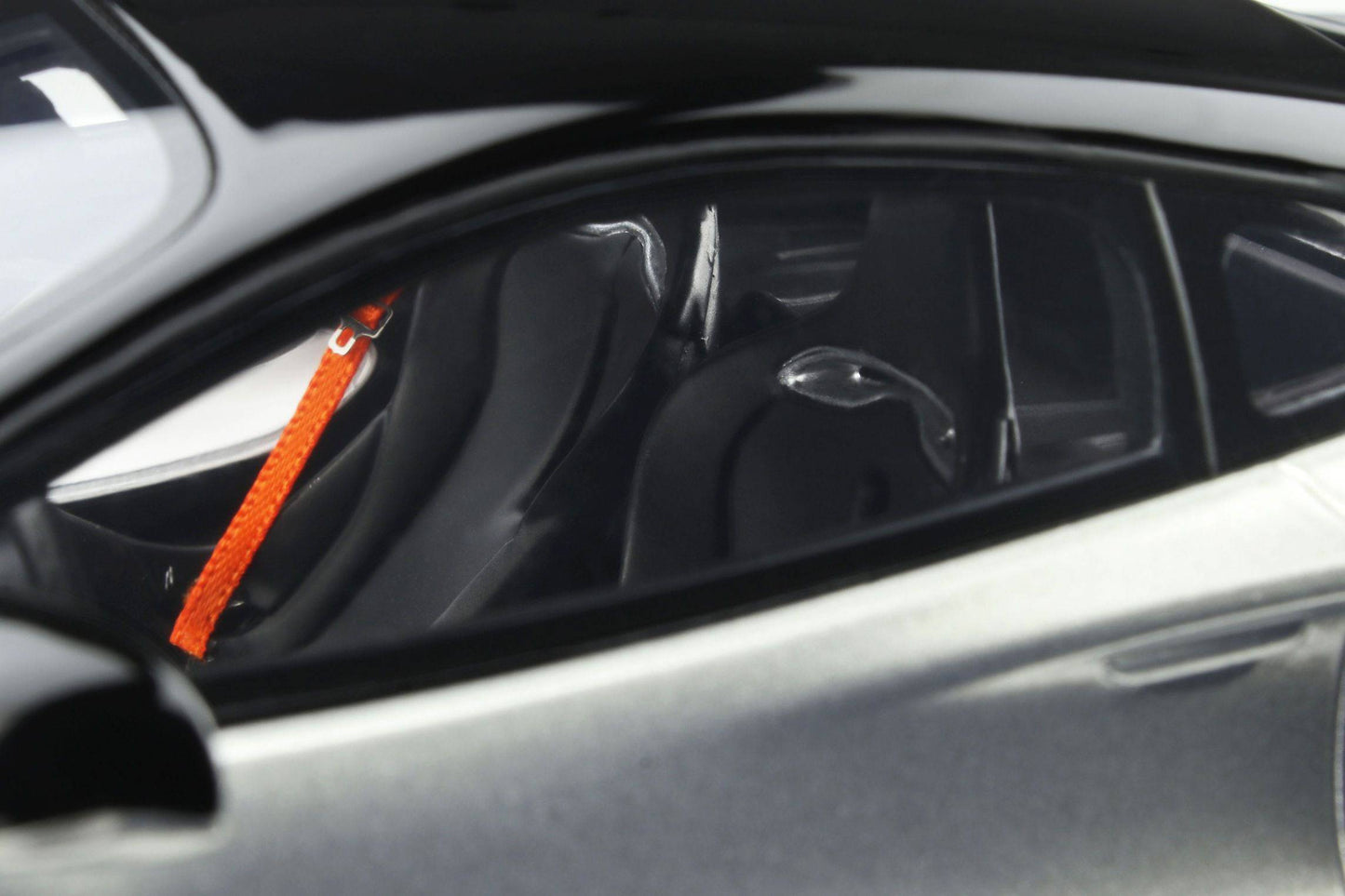 GT Spirit - McLaren Artura (Ice Silver Metallic) 1:18 Scale Model Car - Model Cars Canada Inc.