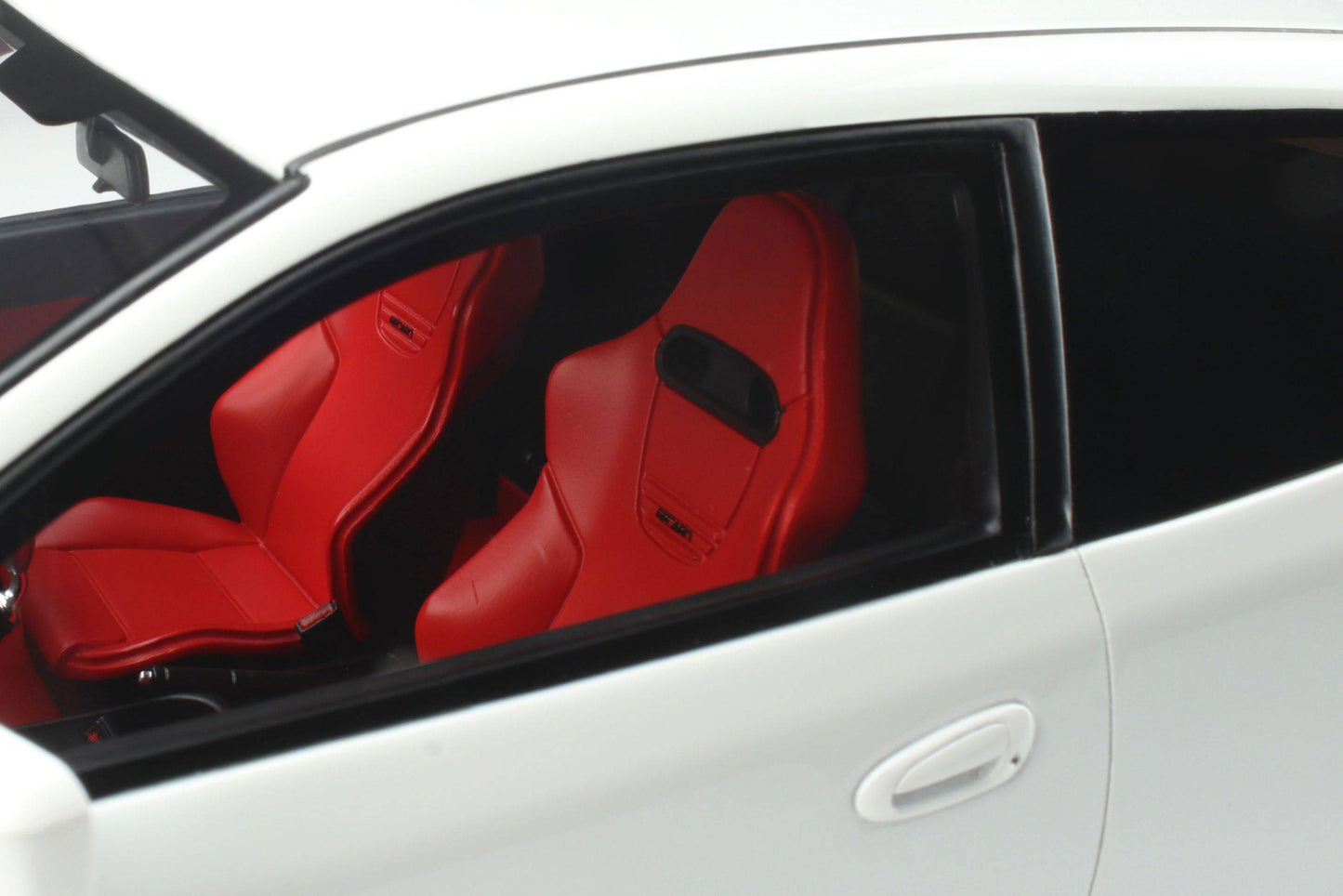 OttOmobile - Honda Civic Type R (EP3) (Championship White) 1:18 Scale Model Car - Model Cars Canada Inc.