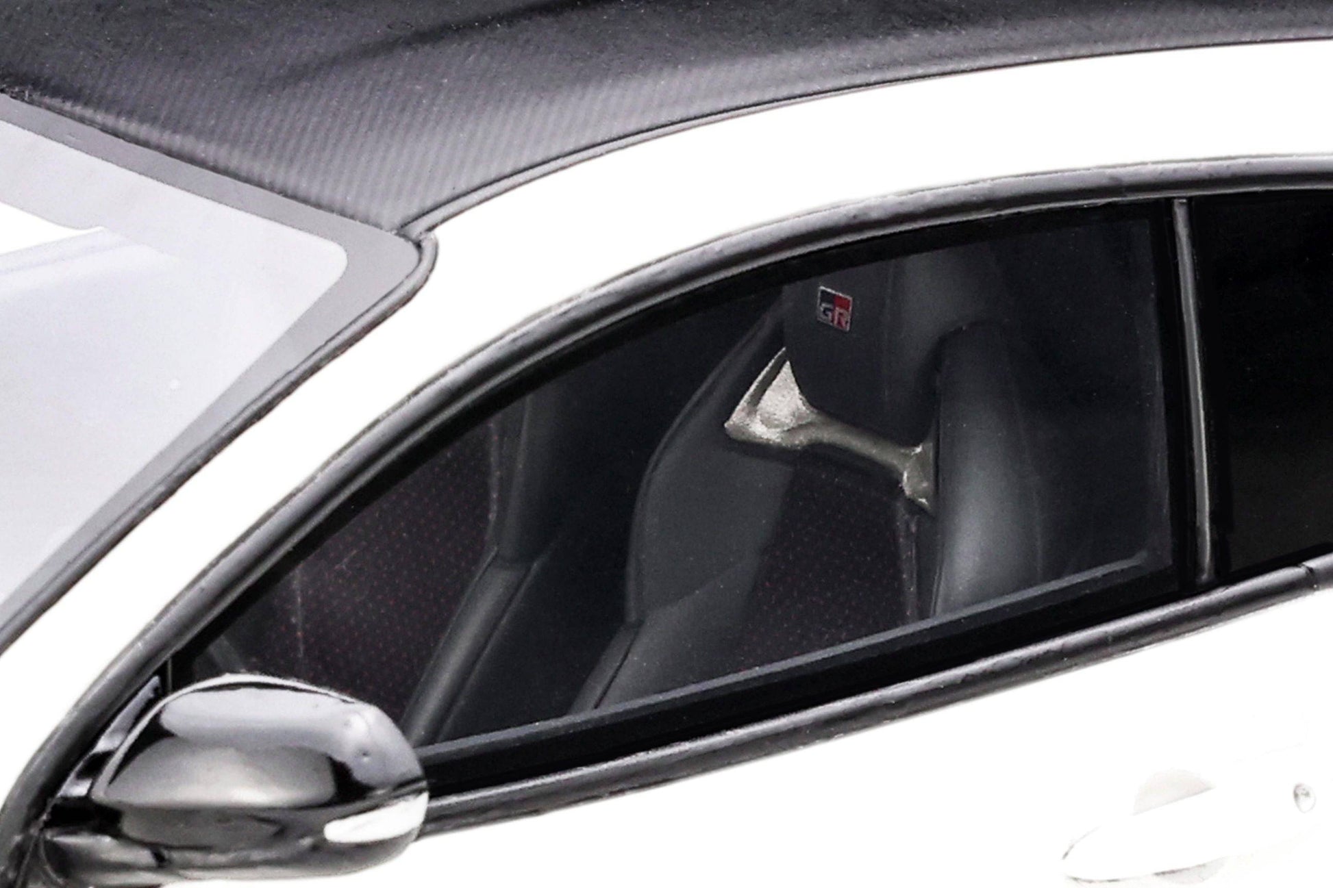 OttOmobile - Toyota GR Yaris (Platinum White Pearl) 1:18 Scale Model Car - Model Cars Canada Inc.