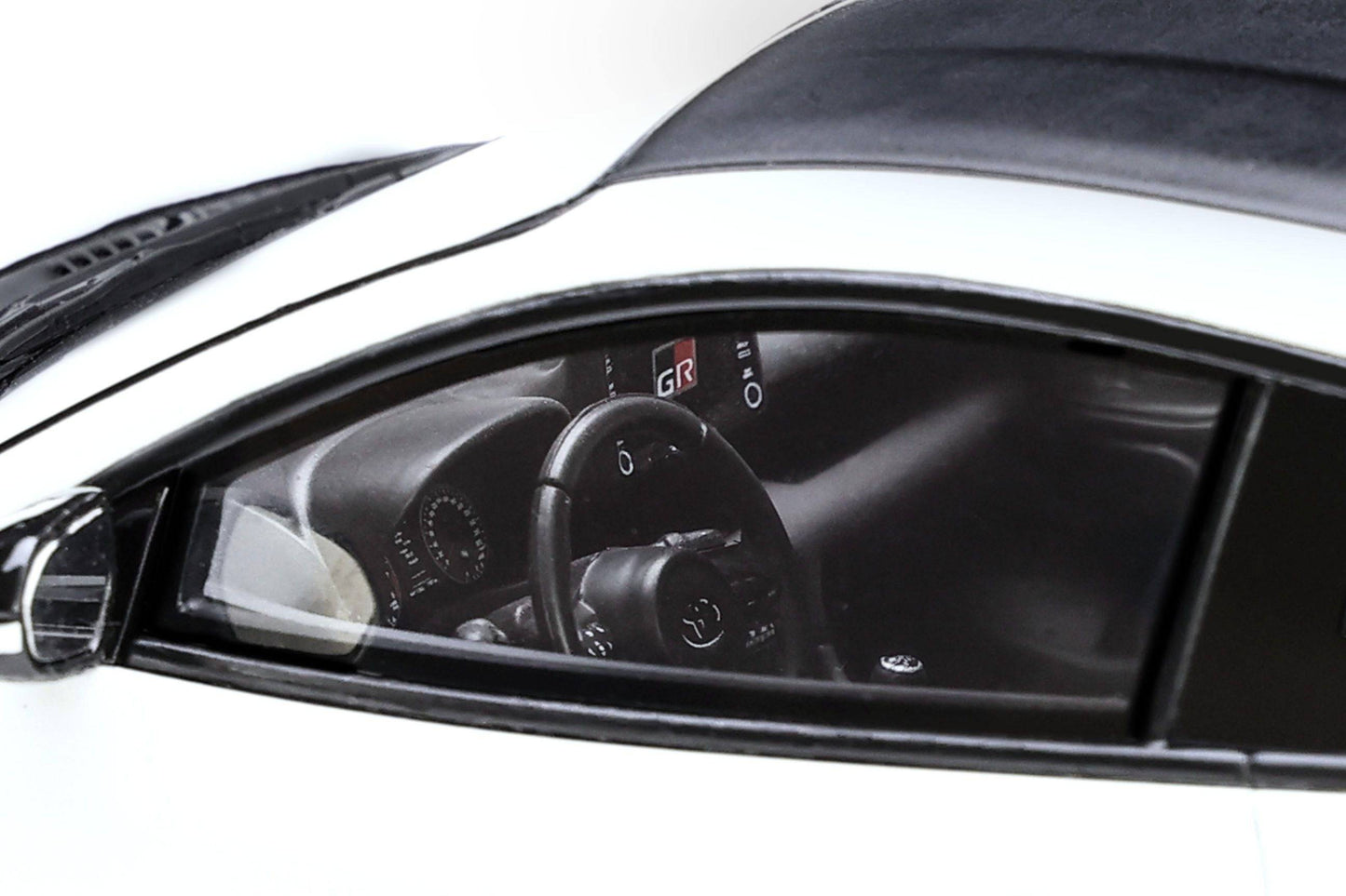OttOmobile - Toyota GR Yaris (Platinum White Pearl) 1:18 Scale Model Car - Model Cars Canada Inc.
