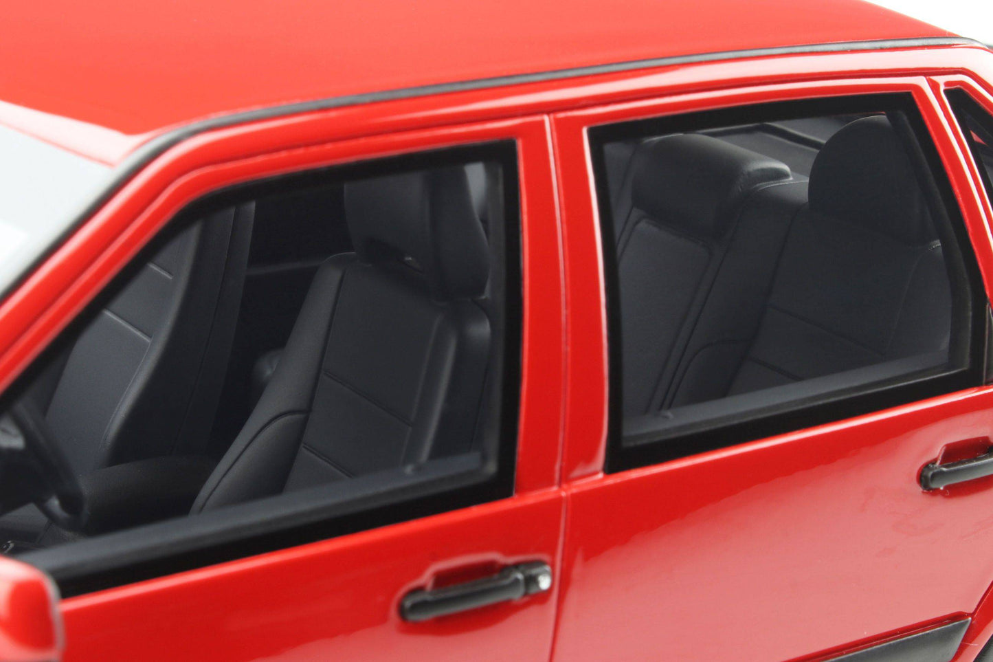 OttOmobile - Volvo 850R Sedan (Bright Red) 1:18 Scale Model Car