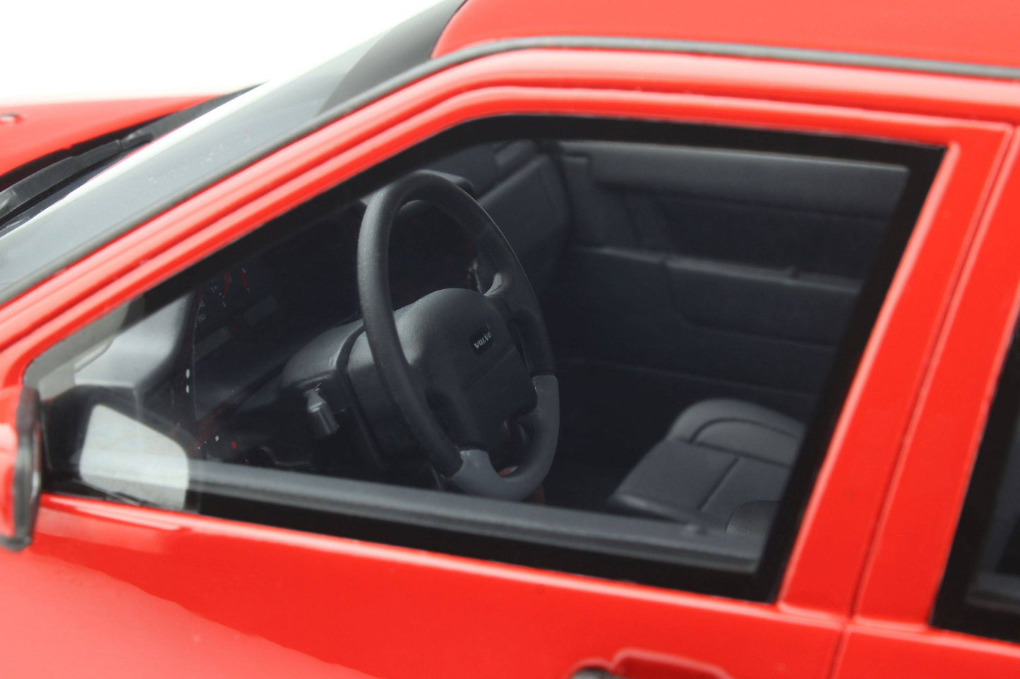 OttOmobile - Volvo 850R Sedan (Bright Red) 1:18 Scale Model Car