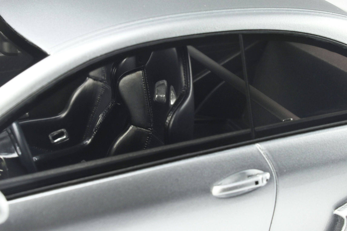 OttOmobile - Mercedes-Benz CLK DTM AMG Coupe (C209) (Brilliant Silver Metallic) 1:18 Scale Model Car