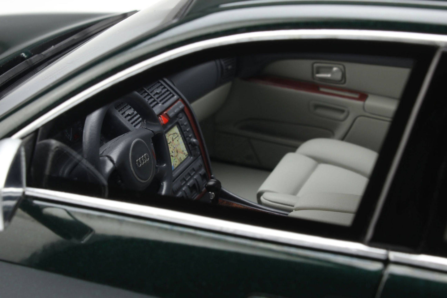 OttOmobile - Audi S8 (D2) (Green) 1:18 Scale Model Car - Model Cars Canada Inc.