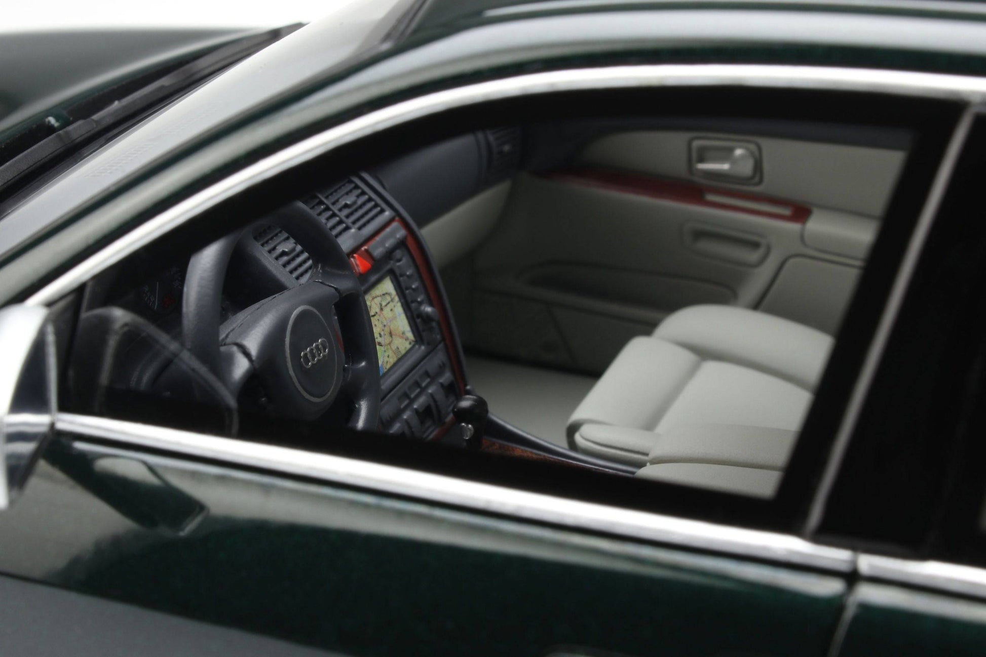 OttOmobile - Audi S8 (D2) (Green) 1:18 Scale Model Car - Model Cars Canada Inc.