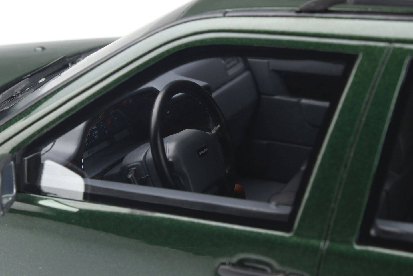 OttOmobile - Volvo V850 T5-R (1995) (Green) 1:18 Scale Model Car - Model Cars Canada Inc.