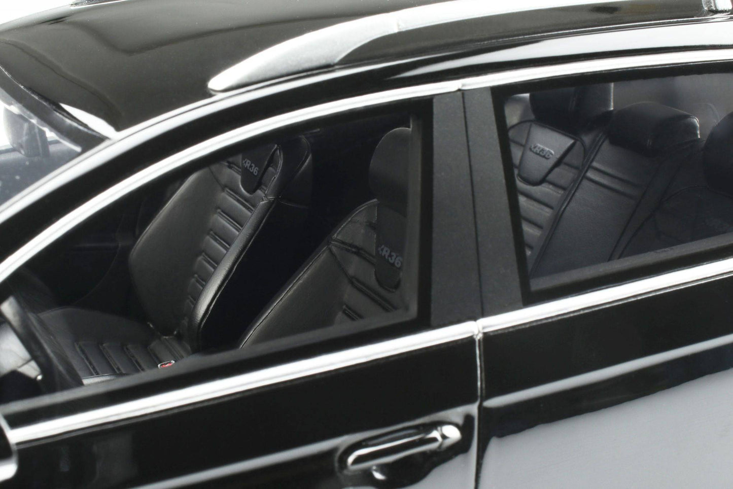 OttOmobile - Volkswagen Passat R36 Variant (B6) (Deep Black Metallic) 1:18 Scale Model Car - Model Cars Canada Inc.