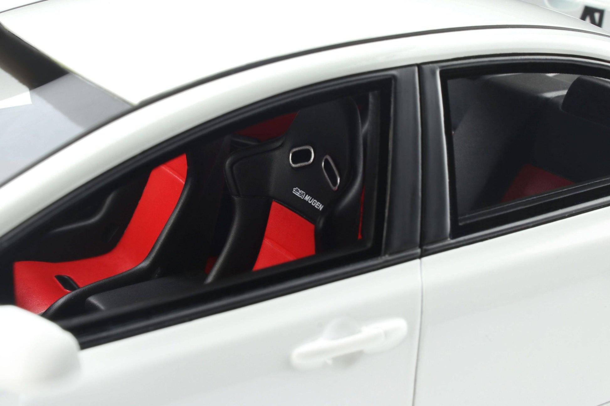 OttOmobile - Mugen Honda Civic Type R (FD2) (Mugen White) 1:18 Scale Model Car - Model Cars Canada Inc.