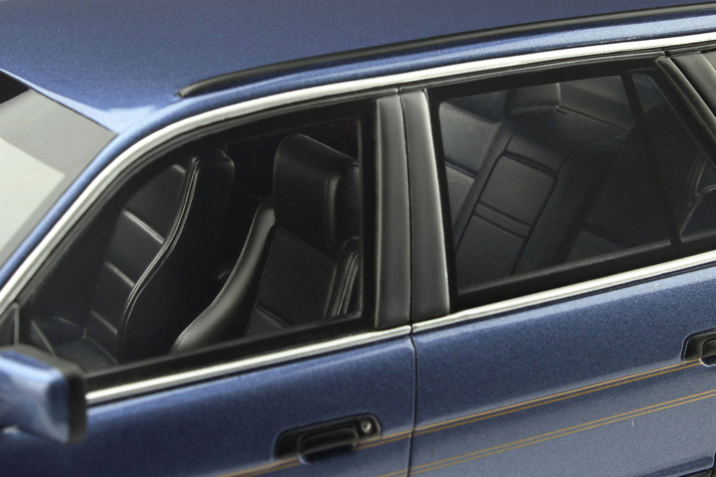 OttOmobile - Alpina BMW B10 Touring 4.0 (E34)(Blue) 1:18 Scale Model Car - Model Cars Canada Inc.