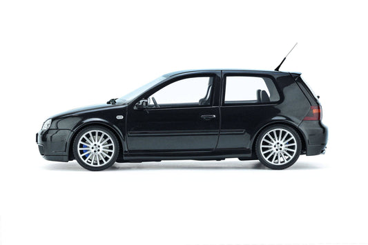 OttOmobile - Volkswagen Golf R32 (MKIV) (Black Magic Pearl) 1:18 Scale Model Car - Model Cars Canada Inc.