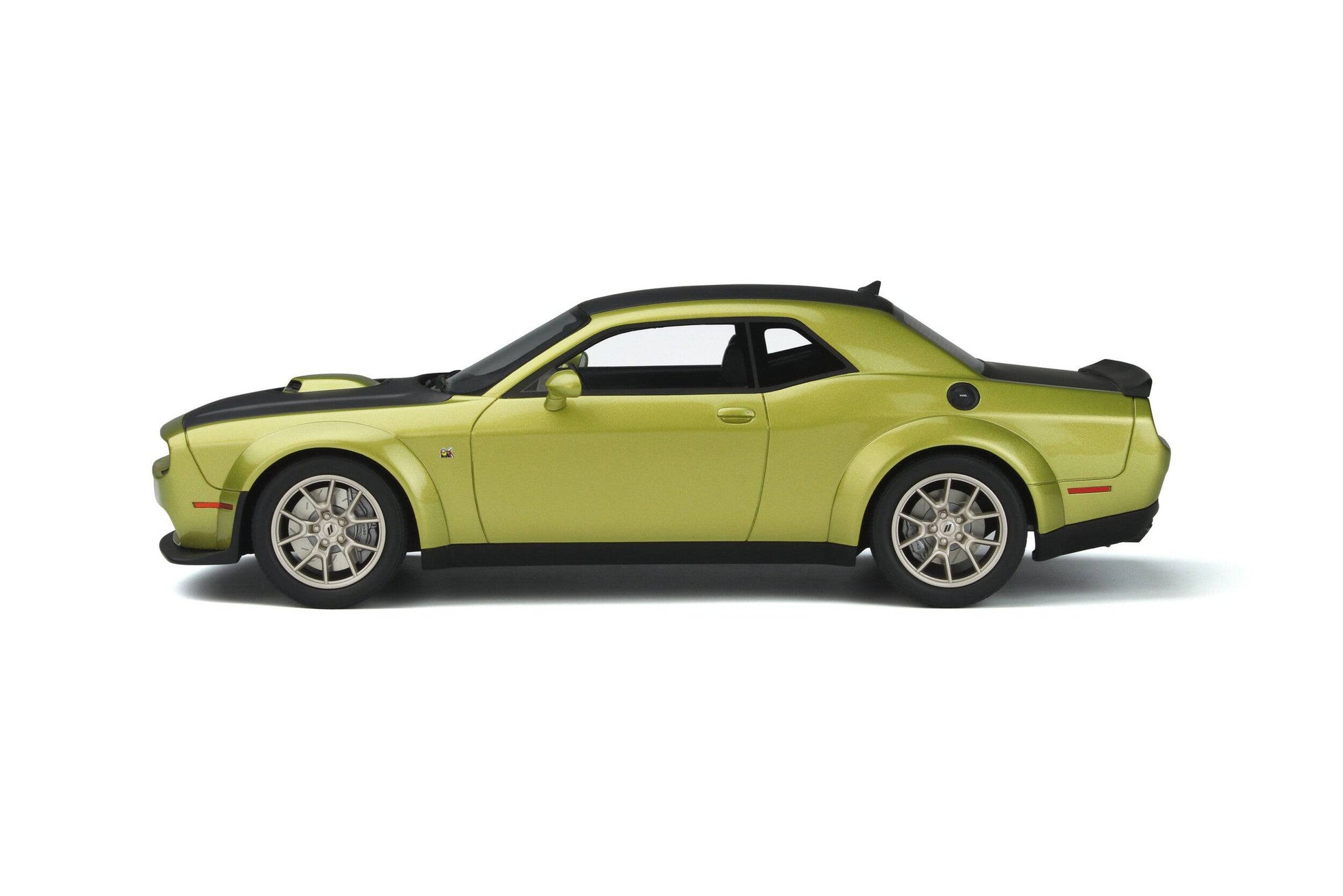 GT Spirit - Dodge Challenger R/T Scat Pack Widebody 50th Anniversary (Gold Rush) 1:18 Scale Model Car - Model Cars Canada Inc.