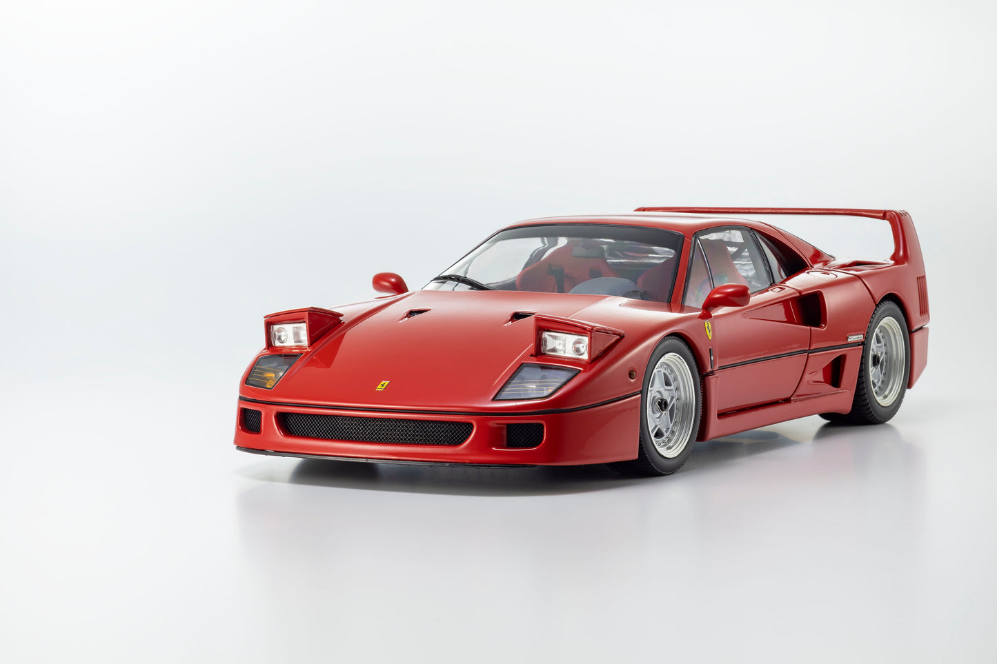 Kyosho - Ferrari F40 Street (Rosso Corsa Red) 1:18 Scale Model Car