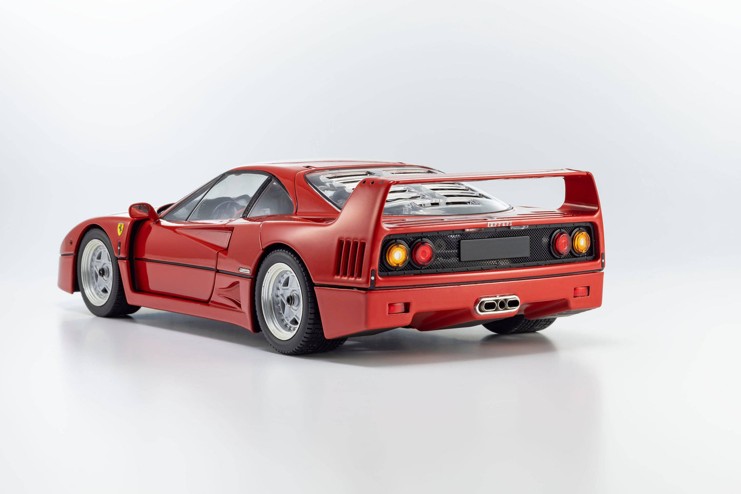 Kyosho - Ferrari F40 Street (Rosso Corsa Red) 1:18 Scale Model Car - Model Cars Canada Inc.