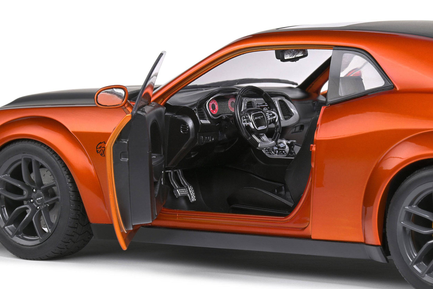 Solido - Dodge Challenger SRT Widebody (Orange Metallic) 1:18 Scale Model Car - Model Cars Canada Inc.